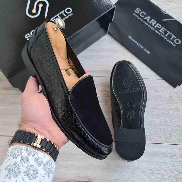 Handmade Leather Honeybee Pattern Dress Shoe for Men - Picture 3 of 5